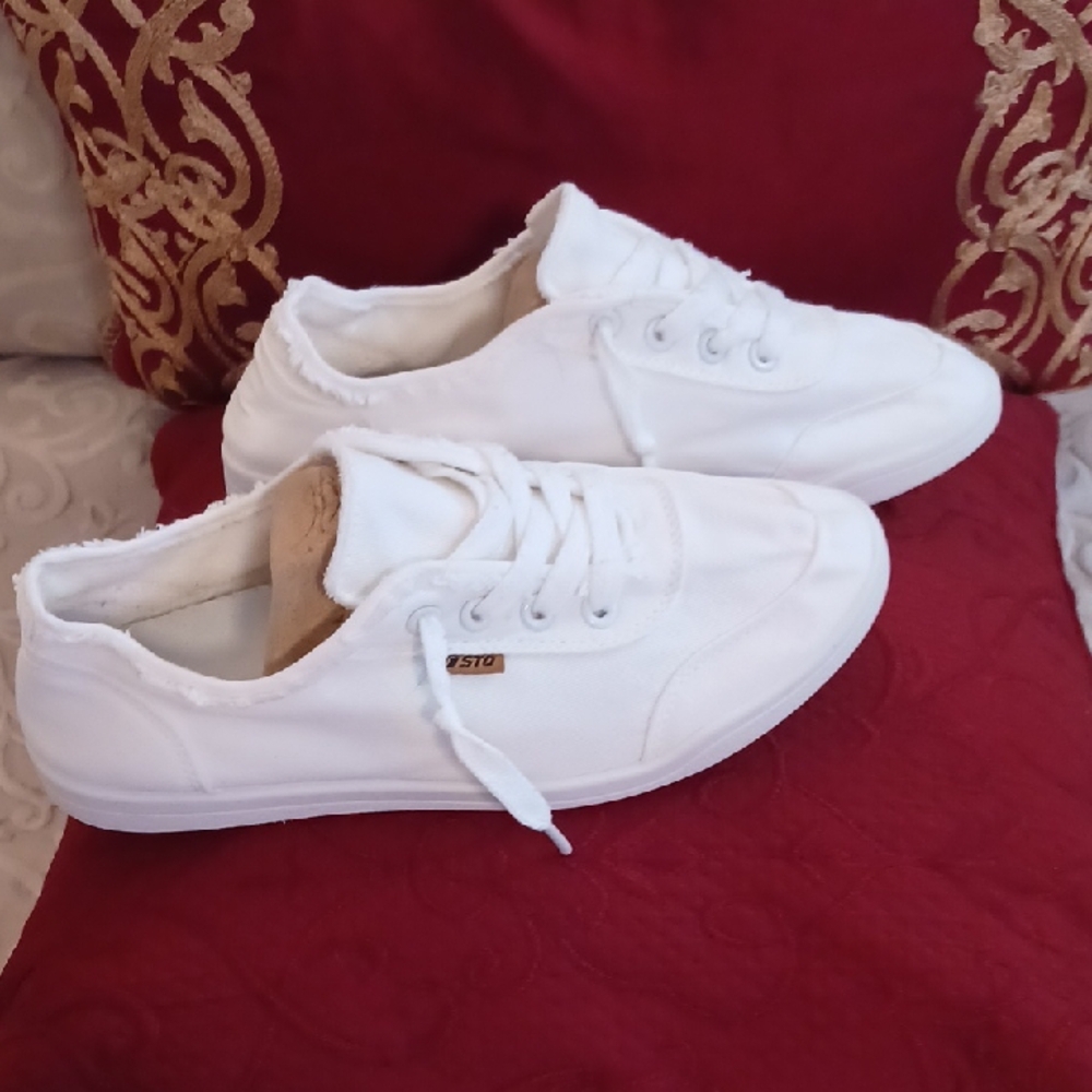 STQ White Sneakers for Women - Picture 2 of 7